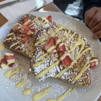 Wildberry Pancakes and Cafe - Strawberry Almond French Toast - Breakfast & Brunch Near Me - Chicago, Illinois