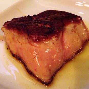 Le Saint-Amour - Seared foie gras to add on the side of the entree - French Near Me - Old Quebec, Quebec Le Saint-Amour - Seared foie gras to add on the side of the entree - French Near Me - Old Quebec, Quebec