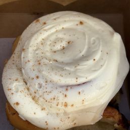 Cinnamon roll for the wifey