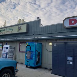 Orlando's Pine Grove Market