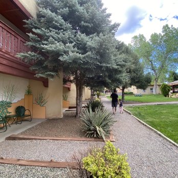 El Pueblo Lodge - On the way to breakfast - Hotels Near Me - Taos, New Mexico