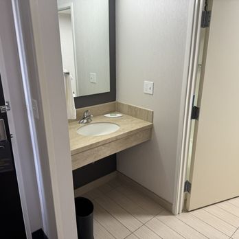 Courtyard by Marriott Anchorage Airport - King suite overview photos - Hotels Near Me - Anchorage, Alaska Courtyard by Marriott Anchorage Airport - King suite overview photos - Hotels Near Me - Anchorage, Alaska