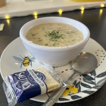 The Busy Bee Diner - Clam chowder very delicious and creamy - Breakfast & Brunch Near Me - Kennewick, Washington