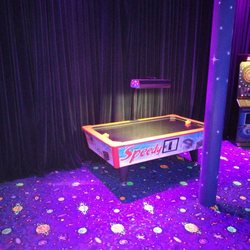 Bowling Universum - Air Hockey Tisch