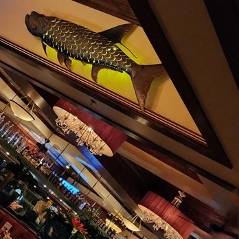 Pappadeaux Seafood Kitchen - Bar area - Cajun/Creole Near Me - Grapevine, Texas