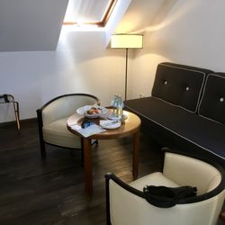 Romantik Hotel Johanniter-Kreuz - Sitzbereich in Juniorsuite