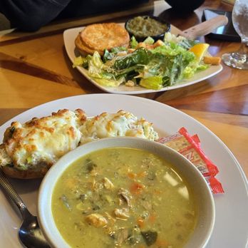 Boomerangs Cafe - Cafes Near Me - Port Alberni, British Columbia