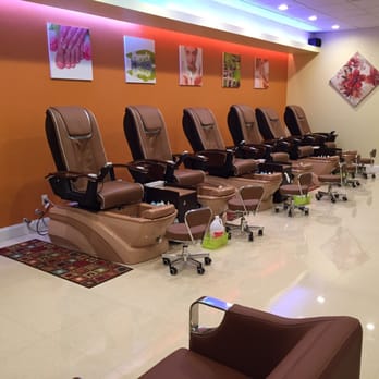 Hatboro Garden Nail & Spa - Pedicures! - Nail Salons Near Me - Hatboro, Pennsylvania