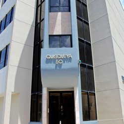ISLA Language - Fachada del Edificio. Quisqueya #50, Esquina con la Calle Uruguay en Hato Rey.