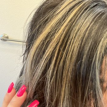 Saul Arrambide Salon 201 - Hair Stylists Near Me - Fresno, California