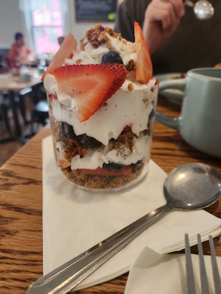 REDS BREAKFAST & LUNCH Updated September 2024 76 S Broad St