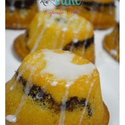 Golden Mini Sock-It-To-Me Cake!