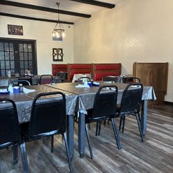 Coal Miner's Diner & Dutch Crumbs - The dining room