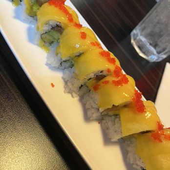 Ikoi - Mango Hawaii Roll - Sushi Bars Near Me - Bloomfield, Connecticut