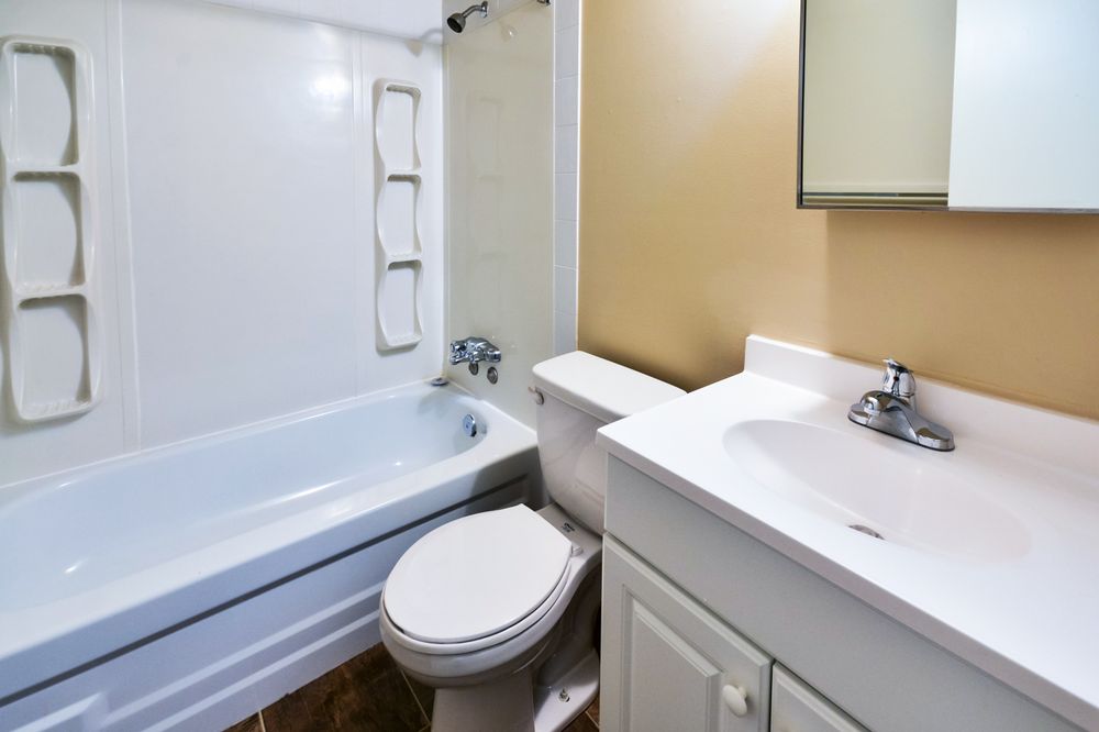 LOCKWOOD ARMS APARTMENTS 11 Photos 197 Lockwood Road, Regina, Saskatchewan, Canada