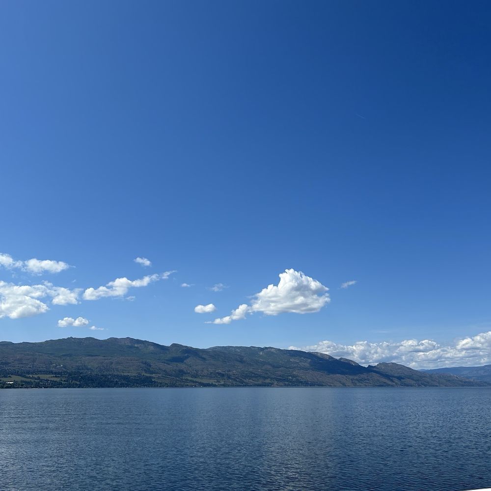 Sip and Anchor - Okanagan Lake - Wine Tours Near Me - Kelowna, British Columbia Sip and Anchor - Okanagan Lake - Wine Tours Near Me - Kelowna, British Columbia