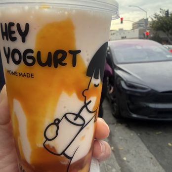 Hey Yogurt - Strawberry & Mango Mix Yogurt - Ice Cream & Frozen Yogurt Near Me - San Mateo, California