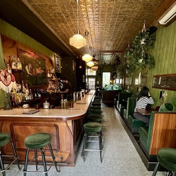 Diamond Lil - Interior - Bars Near Me - Brooklyn, New York Diamond Lil - Interior - Bars Near Me - Brooklyn, New York