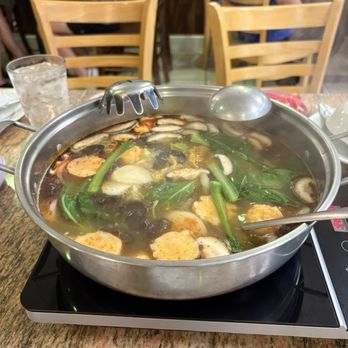 Hot Pot Heaven - Thai Broth Bowl - Vietnamese Near Me - Honolulu, Hawaii