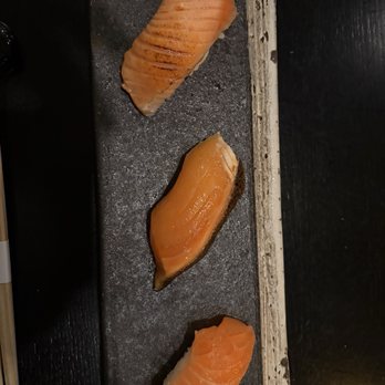 Sushi Nakazawa - Salmon - Japanese Near Me - New York, New York