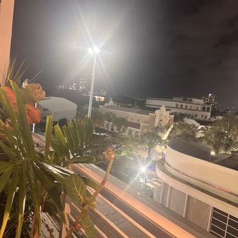 Andrés Carne De Res - Rooftop view of Lincoln Road - Cocktail Bars Near Me - Miami Beach, Florida Andrés Carne De Res - Rooftop view of Lincoln Road - Cocktail Bars Near Me - Miami Beach, Florida