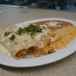 El Vaquero Mexican Restaurant - Enchiladas Blancas- Cheese Enchiladas
