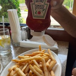 Nautilus Diner - French fries and Heinz
