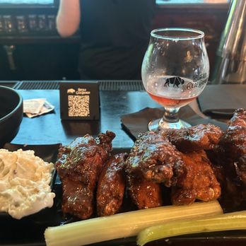 Buffalo Olde Brewery - Honey Siracha Wings - Breweries Near Me - Buffalo, New York Buffalo Olde Brewery - Honey Siracha Wings - Breweries Near Me - Buffalo, New York
