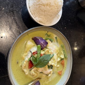 Kapow Thai Eatery - Gang Kyo Wan (green curry) with rice. Yummy. Perfect Thai curry!! - Thai Near Me - Union City, California