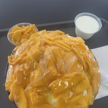MandRo Teahouse - Mango Bingsoo(Regular) with a side of extra mango topping and condensed milk - Bubble Tea Near Me - Davis, California