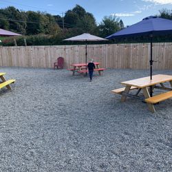 Meyer's Crazy Hollow Creamery - Outdoor seating area
