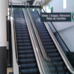Cine Showcase Cinemas - Entrada, bastante deslucida, quedó de la época de gloria de cuando todavía estaba el supermercado Norte ahí
