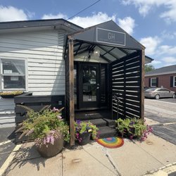 The Grey House Salon - Front