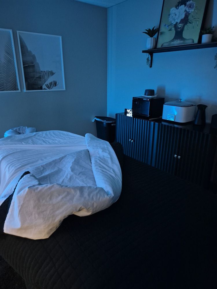 Touch Massage House Logo