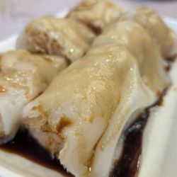 Golden Lake Pavilion - Fried dough with shrimp rice roll