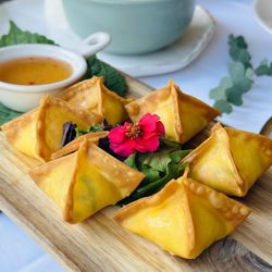 Table On The Green - Crab Rangoon