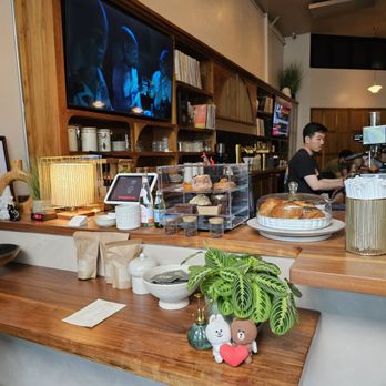 Loop Espresso Club - Order ar the side of the bar - Coffee & Tea Near Me - Los Angeles, California Loop Espresso Club - Order ar the side of the bar - Coffee & Tea Near Me - Los Angeles, California
