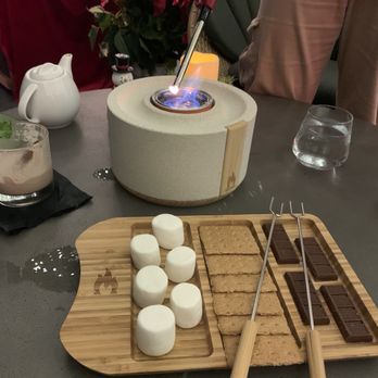 Anaqua Garden Bar - Seasonal Menu: S'mores Bar - Bars Near Me - San Antonio, Texas