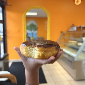 Bujji Bakehouse - Custard donut - Bakeries Near Me - Aurora, Illinois