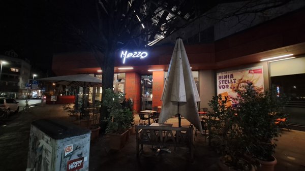 Cafe Mezzo by null