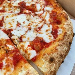 Gus Franco's Pizza - First time stopping at Gus Franco's, Lower Burrell PA. Grabbed the cheese pizza. 12in 6cut wood fired.