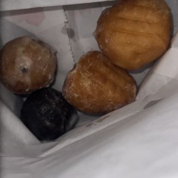 Dunkin' - 4 donut holes when I ordered 5. You guys suck, learn how to count. - Donuts Near Me - El Cajon, California Dunkin' - 4 donut holes when I ordered 5. You guys suck, learn how to count. - Donuts Near Me - El Cajon, California