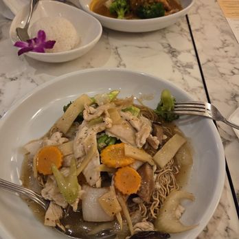 Exotic Thai Restaurant - Bird nest noodles - Thai Near Me - Davenport, Iowa Exotic Thai Restaurant - Bird nest noodles - Thai Near Me - Davenport, Iowa