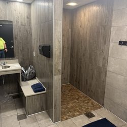Quick Mart & more - Shower room.