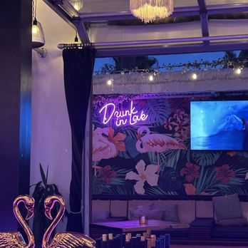 Flamingo Deck - New American Near Me - San Diego, California