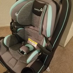 Sam's Trans - We provide car seats upon request!
