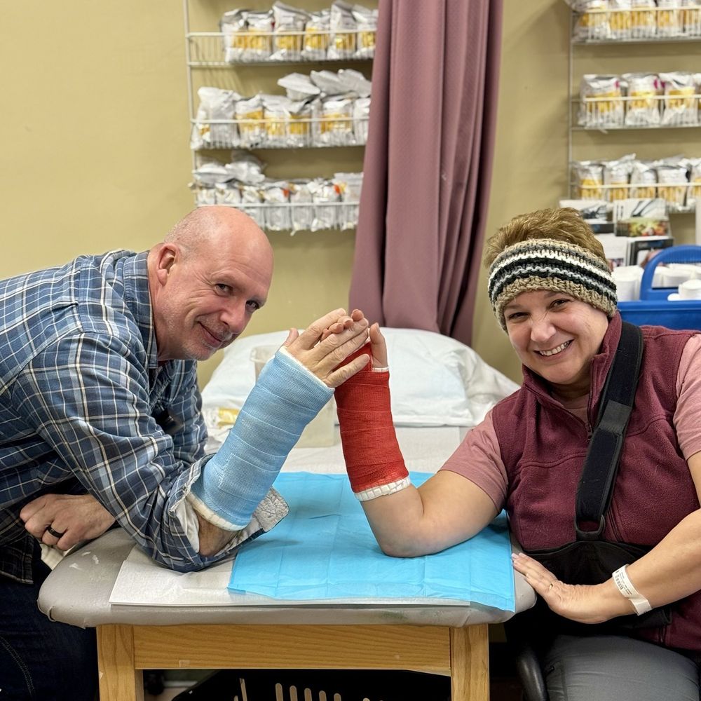 2 Thumbs Up Hand Therapy - Physical Therapy Near Me - Norwell, Massachusetts
