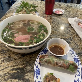 Top Pho Restaurant - Spring rolls and pho tai - Vietnamese Near Me - Aurora, Colorado Top Pho Restaurant - Spring rolls and pho tai - Vietnamese Near Me - Aurora, Colorado