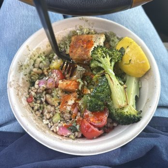 Dig Inn - Custom Dig Protein Bowl - New American Near Me - Ashburn, Virginia