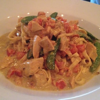 Hot Rocks Creative Diner - Curry Chicken Linguine - Diners Near Me - Whitby, Ontario Hot Rocks Creative Diner - Curry Chicken Linguine - Diners Near Me - Whitby, Ontario